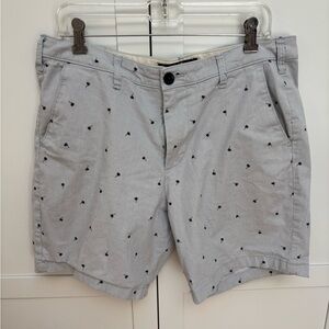 Hollister Beach Prep Short 7" Light Gray Patterned Men's Shorts Size 34